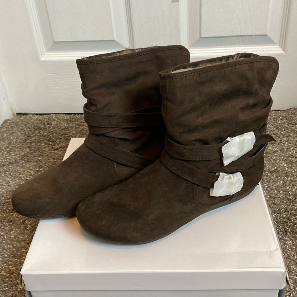 REPORT Women’s Chocolate Brown Faux Suede Faux Fur Lined Low Boots sz 9 NIB